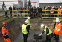 Skanska: Wmurowano kamień węgielny na budowie fabryki czekolady Barry Callebaut