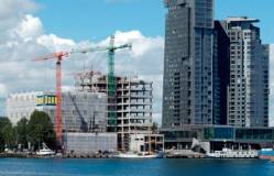 Gdynia: Zawieszono wiechę nad hotelem Waterfront