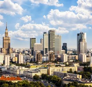 Warszawa o dwa oczka w górę w rankingu atrakcyjności miast